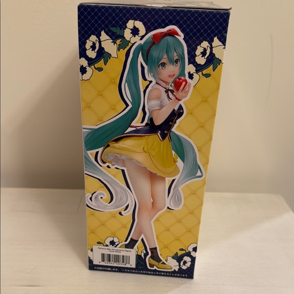 Hatsune Miku Wonderland Figure Snow White - Picture 3 of 5